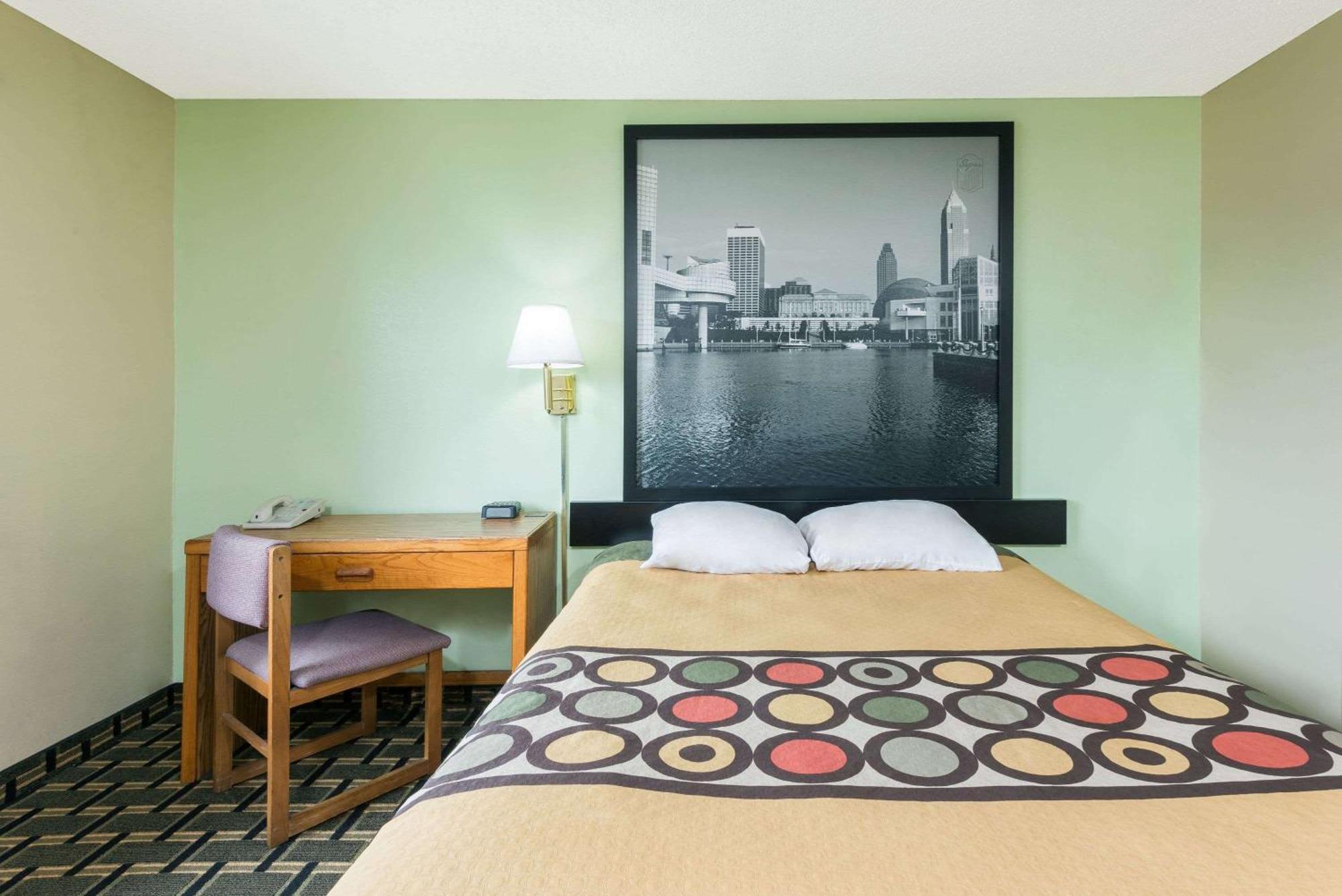 Super 8 By Wyndham Twinsburg/cleveland Area Twinsburg