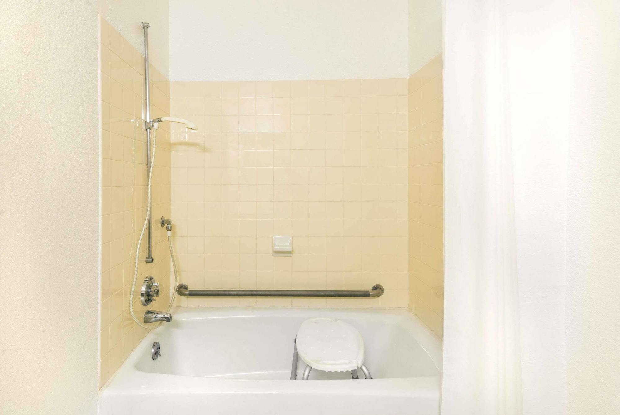 Super 8 By Wyndham Twinsburg/cleveland Area Hotel Twinsburg